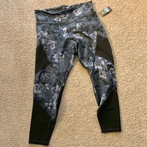 Old Navy Printed Compression Leggings